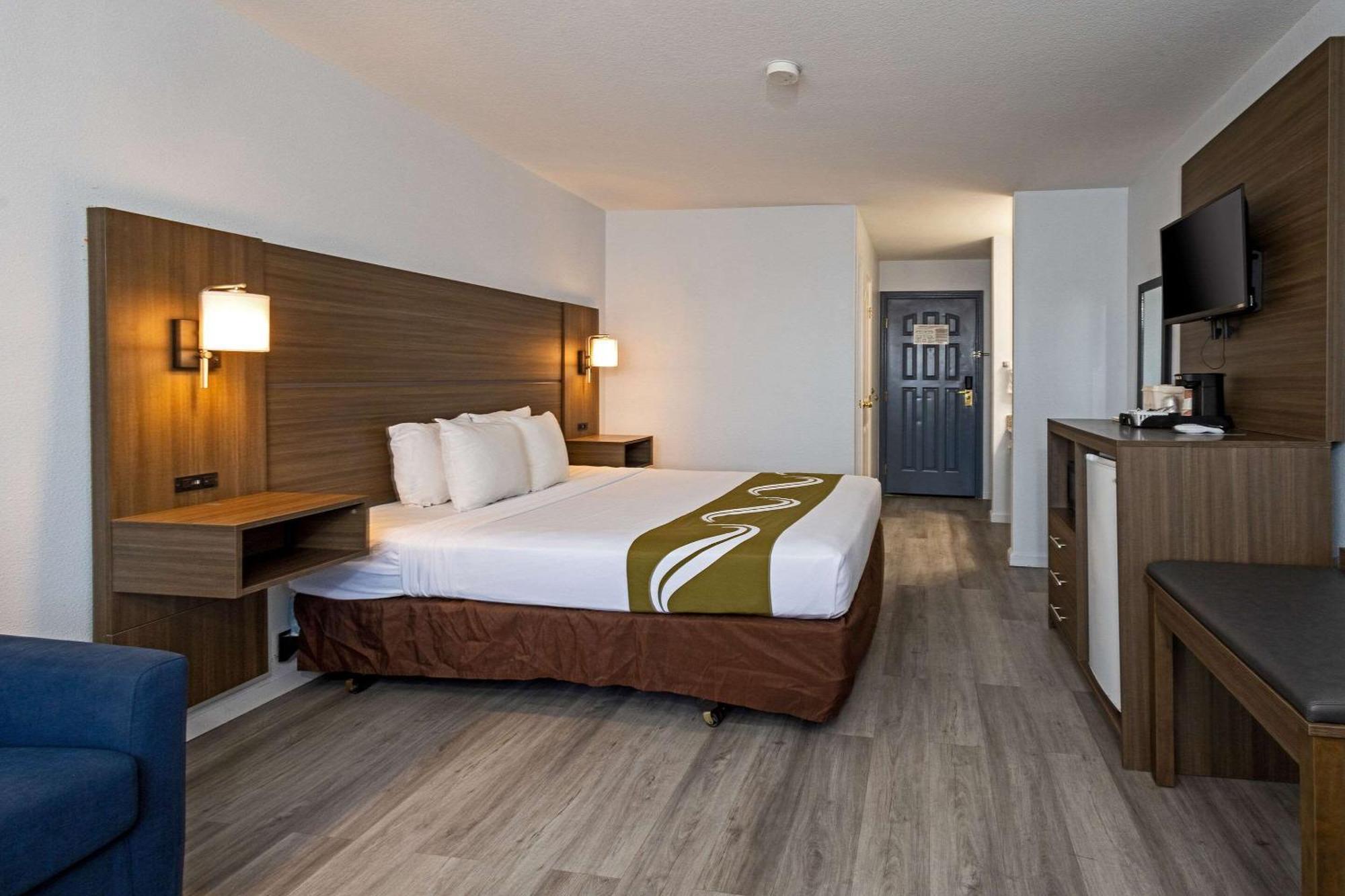 Quality Inn & Suites Tulare Extérieur photo