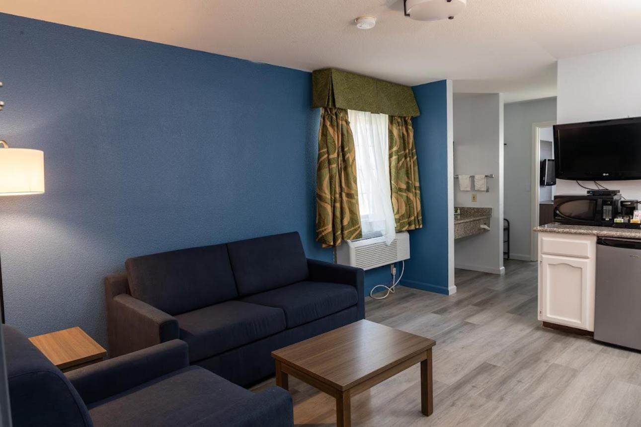 Quality Inn & Suites Tulare Extérieur photo