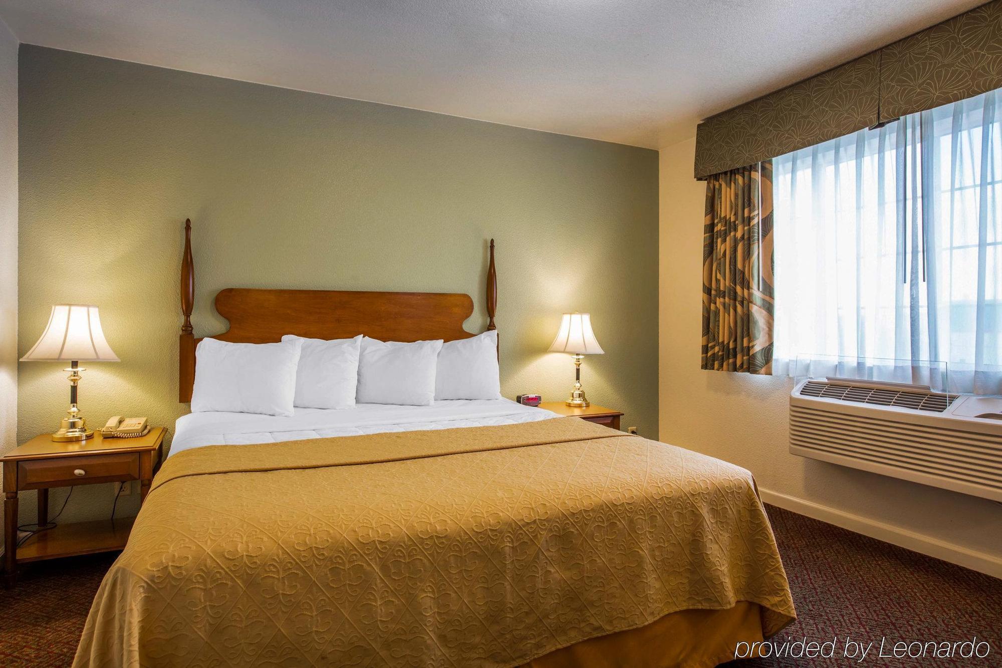 Quality Inn & Suites Tulare Extérieur photo