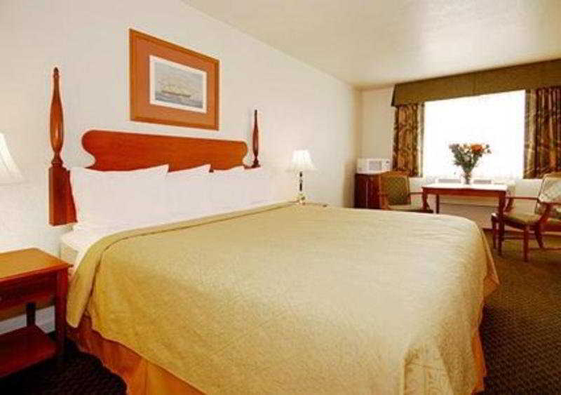 Quality Inn & Suites Tulare Extérieur photo