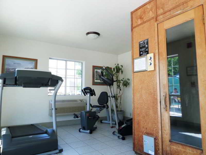Quality Inn & Suites Tulare Extérieur photo