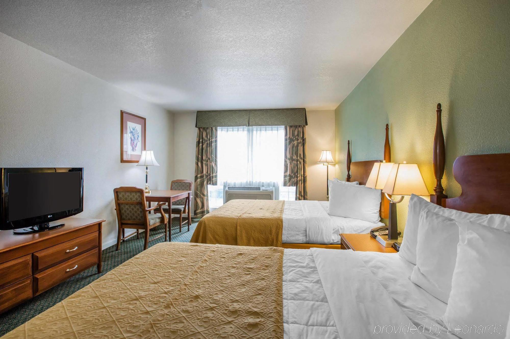 Quality Inn & Suites Tulare Extérieur photo