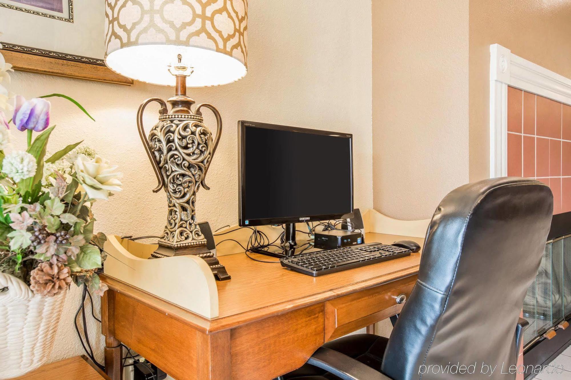 Quality Inn & Suites Tulare Extérieur photo